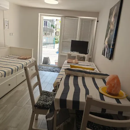 Apartamento студио в центъра на град бургас. Burgas
